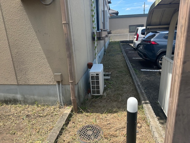 フレグランス松本の草刈りを行いました。